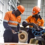 A Hitachi Construction Machinery Procura (05) Profissionais de diferentes áreas